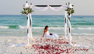 Ponturi pentru o nunta pe plaja cu un buget redus