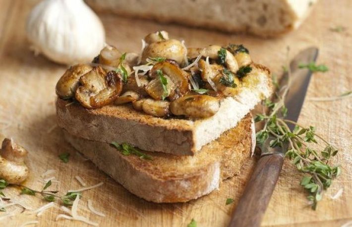 Cum se prepara painea prajita cu ciuperci 