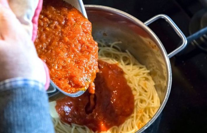 Cum sa faci sos pentru spaghete. Nu exista reteta mai rapida