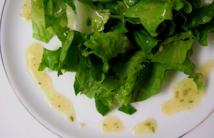 Salata verde cu dressing de smantana