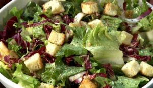 Cum sa prepari salata Caesar cu pui?