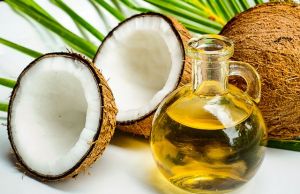 4 metode de folosire a uleiului de cocos pentru ingrijirea parului si a pielii 