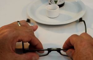 Cum sa repari ramele din plastic ale ochelarilor