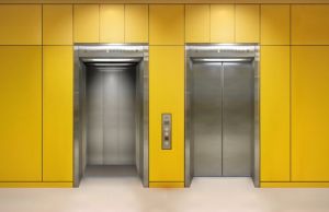 Cum sa supravietuiesti intr-un lift care se afla in cadere libera