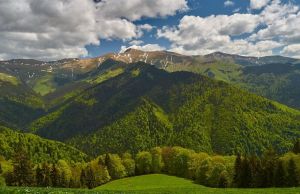 Obiective turistice in Bistrita Nasaud. Natura si cultura, aproape de Carpatii Orientali