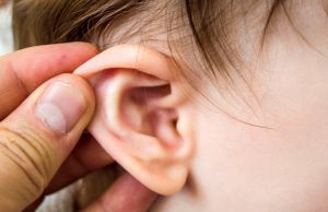 6 semne ca urechea s-a infectat