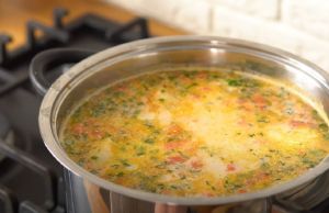 Cum sa faci supa de peste. Dureaza o jumatate de ora