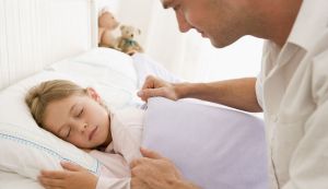 Cum poti ajuta copiii sa doarma bine toata noaptea?